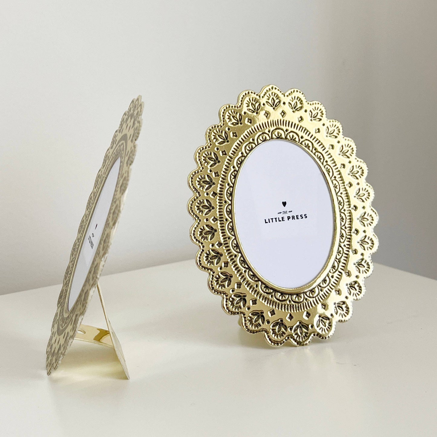 Faux Tin ~ Oval travel/desk photo frame ~ Gold
