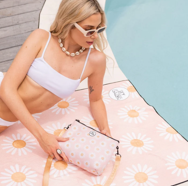 The Bronte Sand Free Towel - Sky Gazer