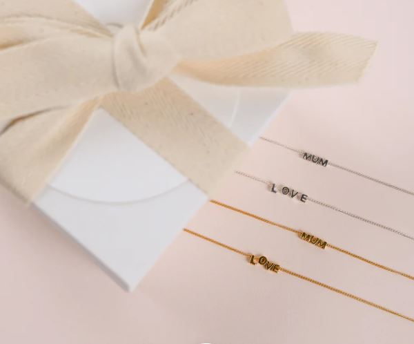 MUM Letter Necklace - Palas