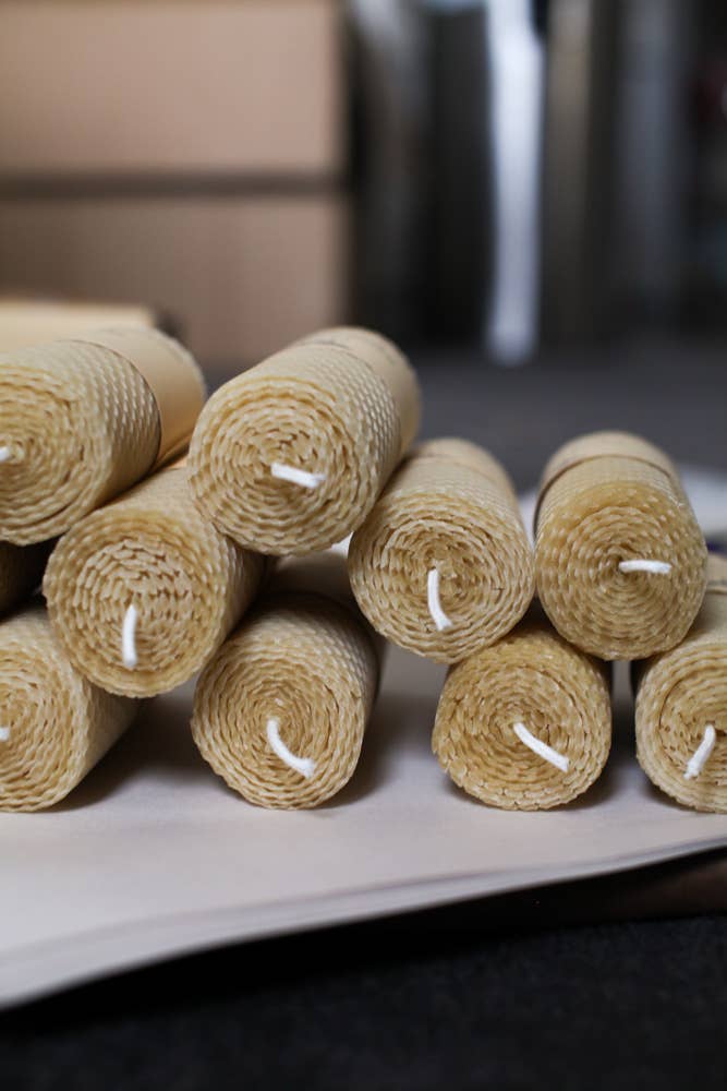 Beeswax rolled candle - 12cm tall