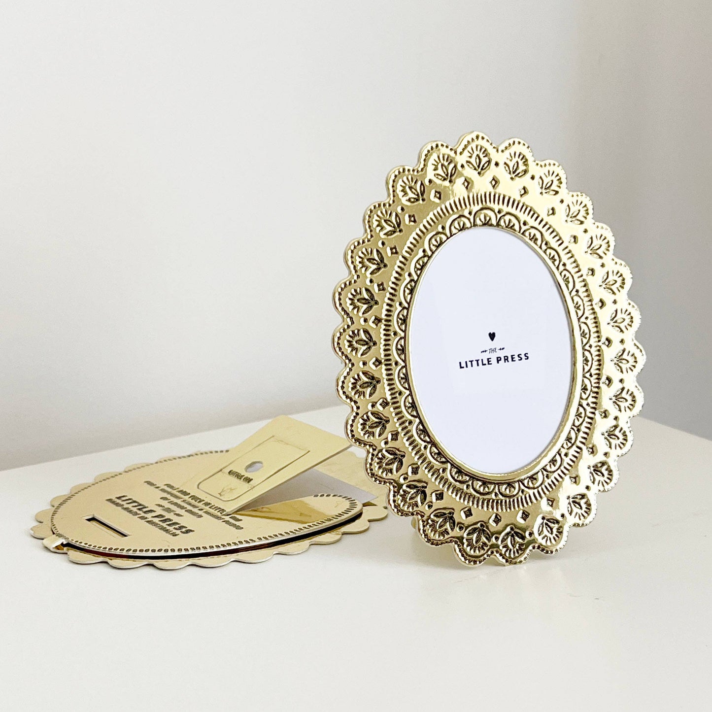 Faux Tin ~ Oval travel/desk photo frame ~ Gold