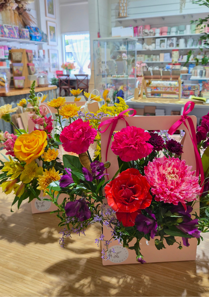 Mums Bloom Box ~ Fresh Flowers