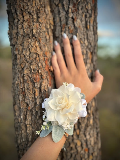 Corsages & Buttonholes