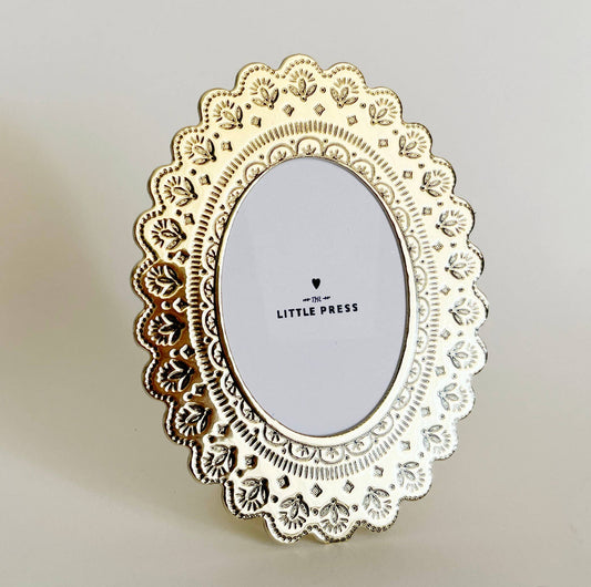 Faux Tin ~ Oval travel/desk photo frame ~ Gold