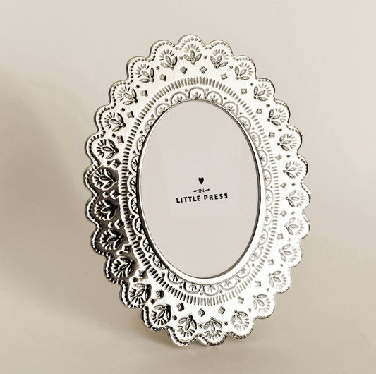 Faux Tin ~ Oval travel/desk photo frame ~ Silver
